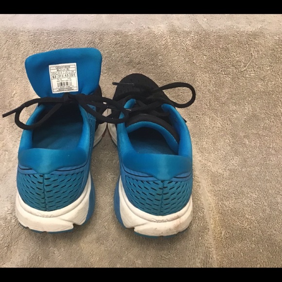 Brooks Ravenna 9 female running shoe. - Picture 3 of 3